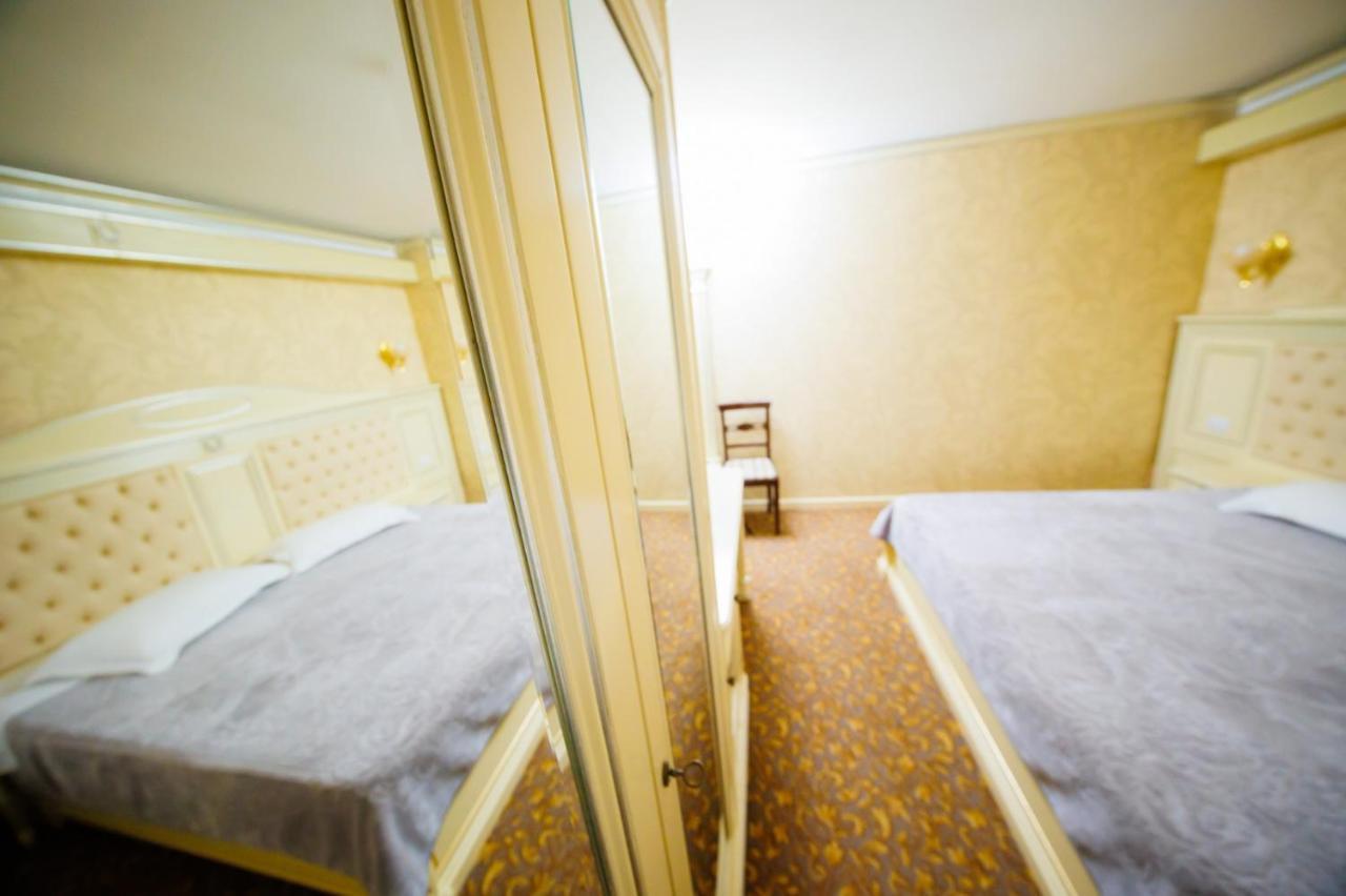 Cazare Plopii Fara Sot Iasi Exterior foto